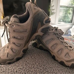 Oboz backpack/ hiking shoes